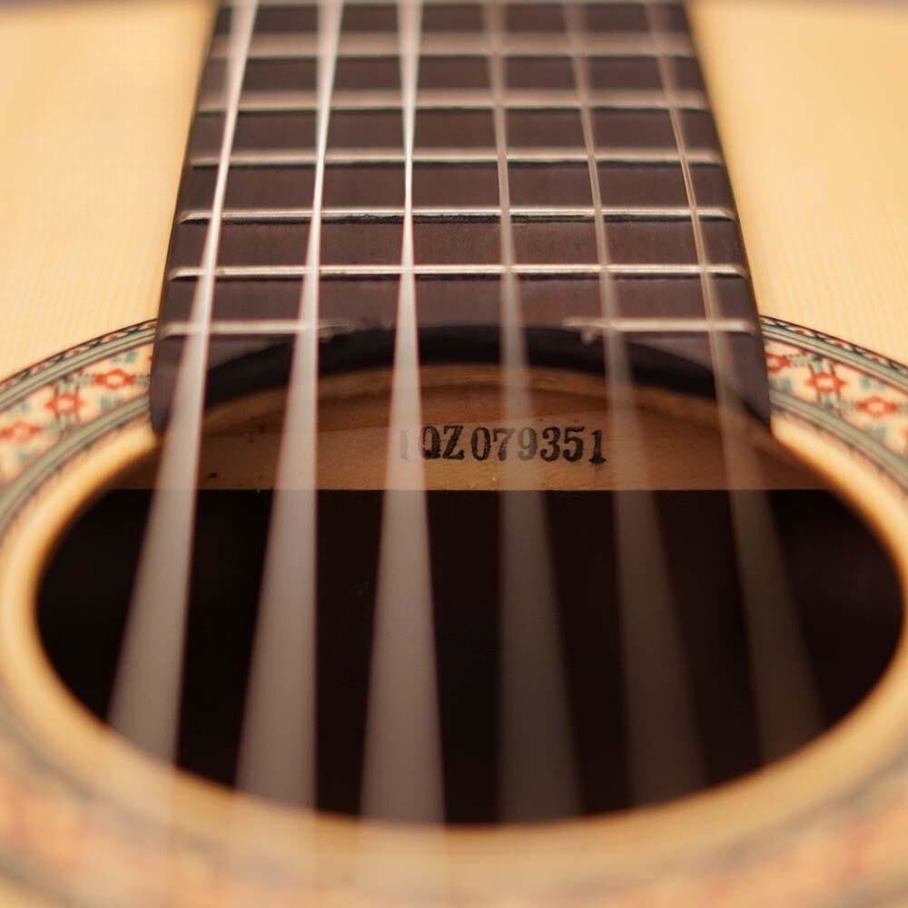 dan-classic-guitar-yamaha-c40m_8320-transformed