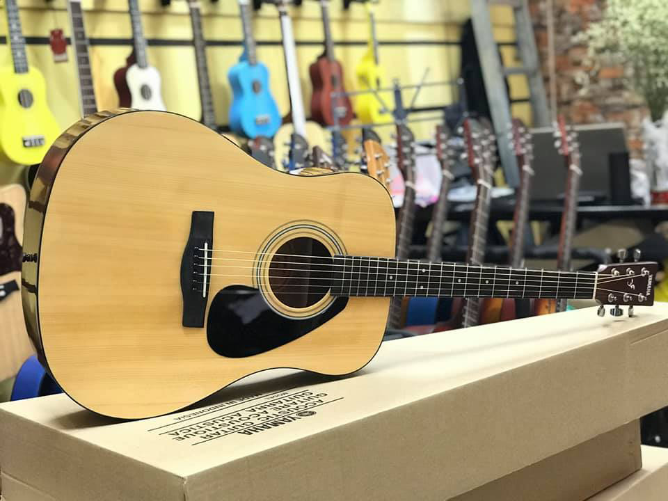 yamaha-f310-mau-go