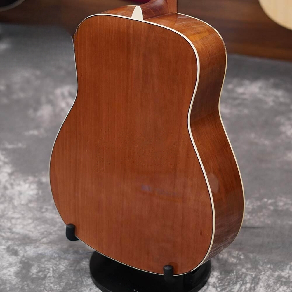 dan-acoustic-guitar-yamaha-f370-2
